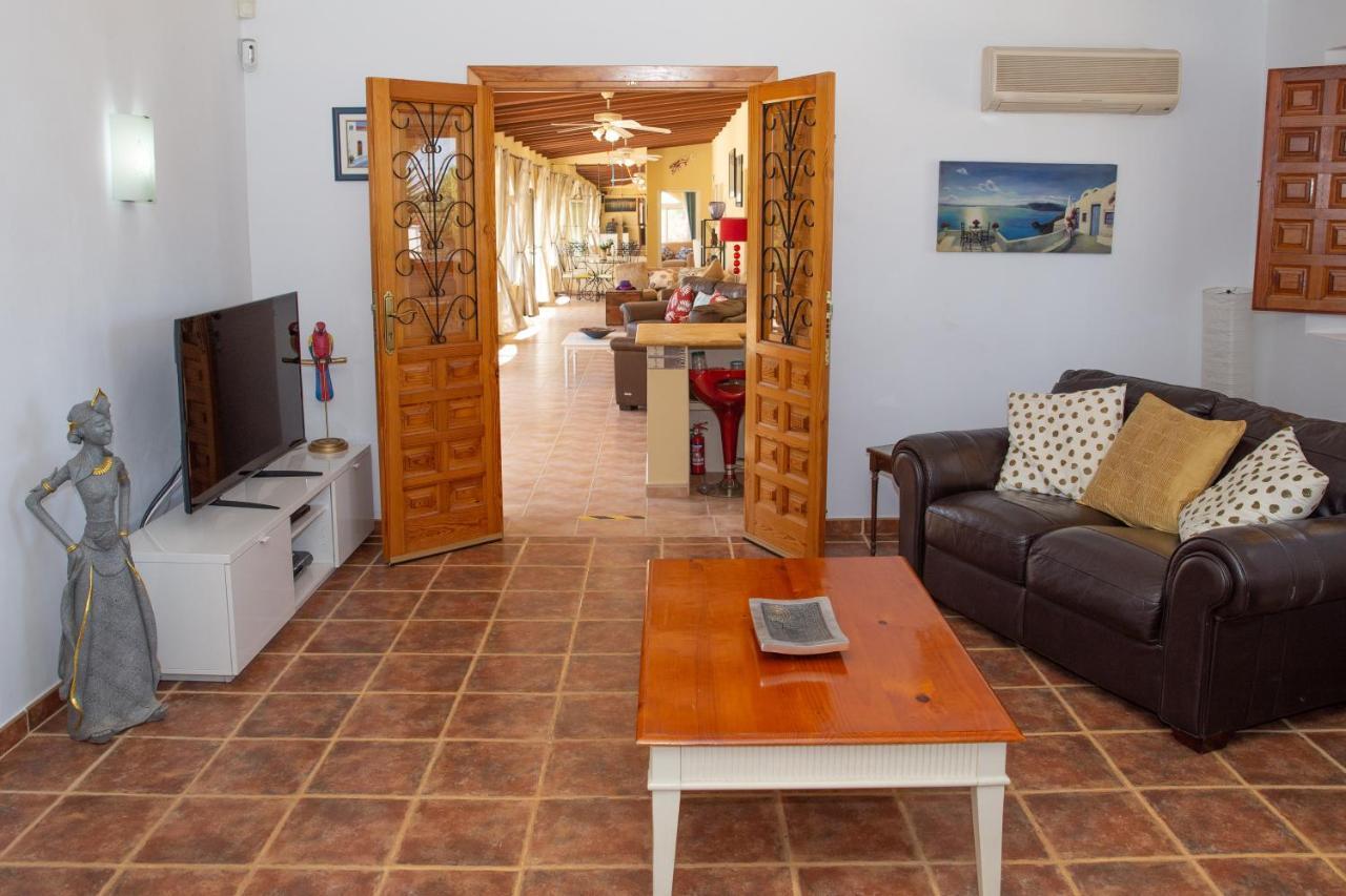 Villa Mariana Алмерия Екстериор снимка